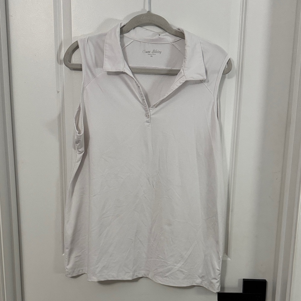 Chic Sleeveless Top in Soft White